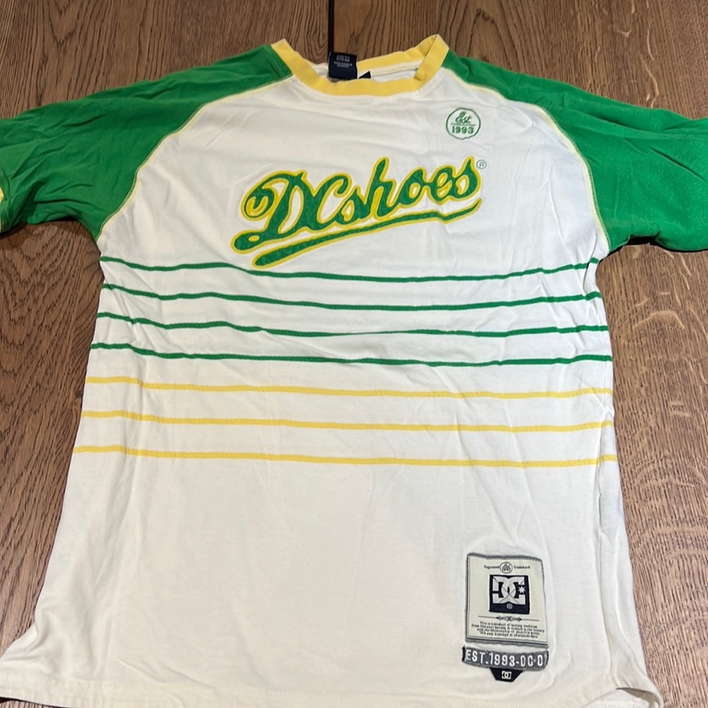 Vintage DC shoes shirt